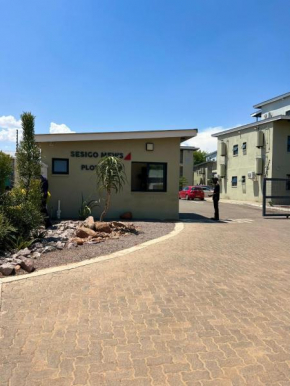 Cozy One-bedroom Apartment near GrandPalm Resort Block 5, Gaborone, Botswana